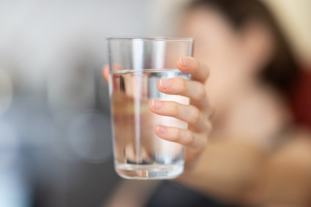 Wat zijn de gezondheidsvoordelen van gefilterd water versus kraanwater?